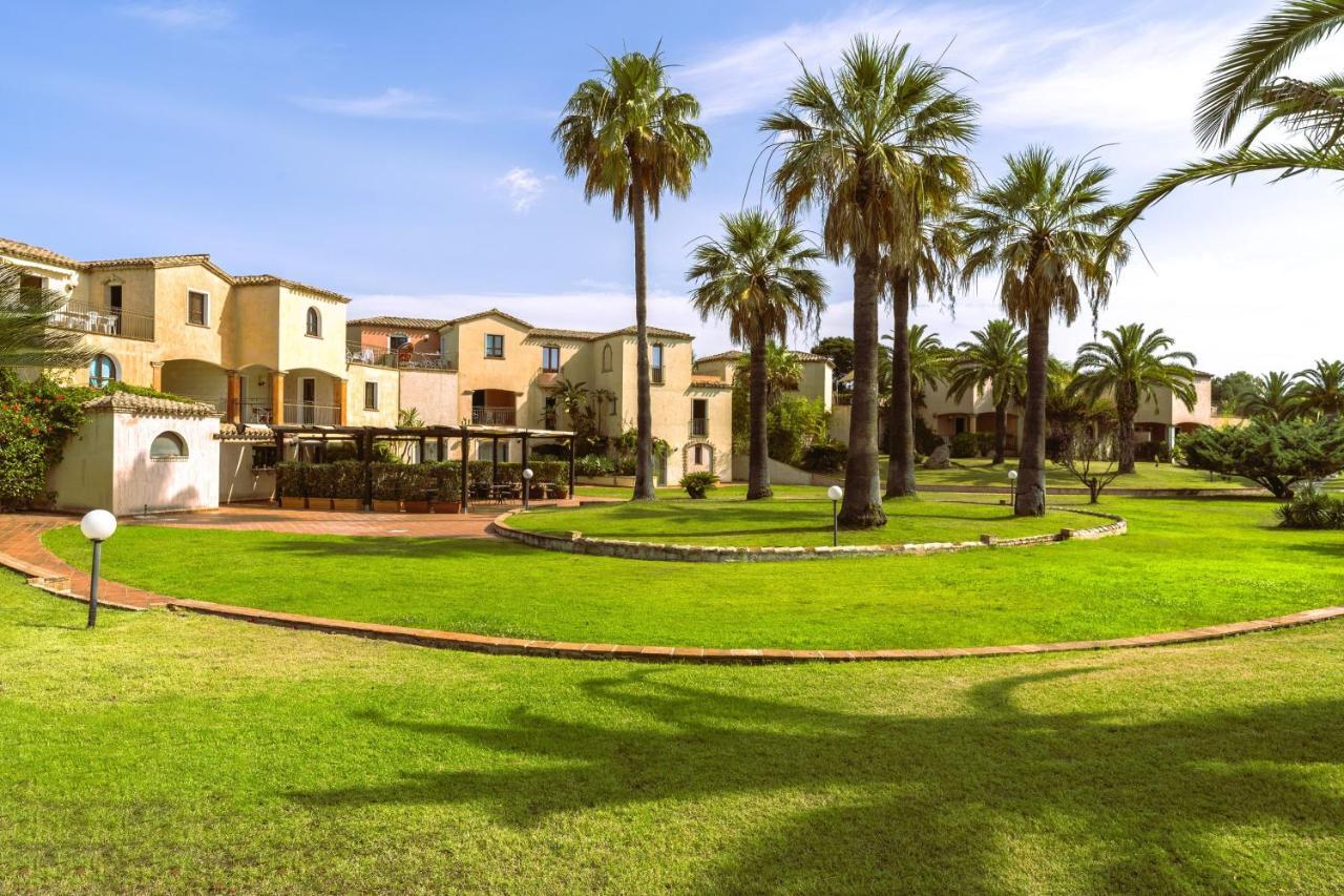 Apartments In Residence With Swimming Pool In Santa Margherita Di Pula, 250 Meters From The Sea ภายนอก รูปภาพ